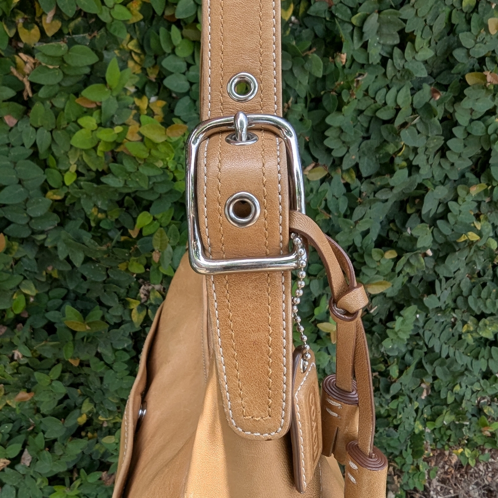 🤎 Coach Tan  Leather Hobo Bag - Picture 4 of 15